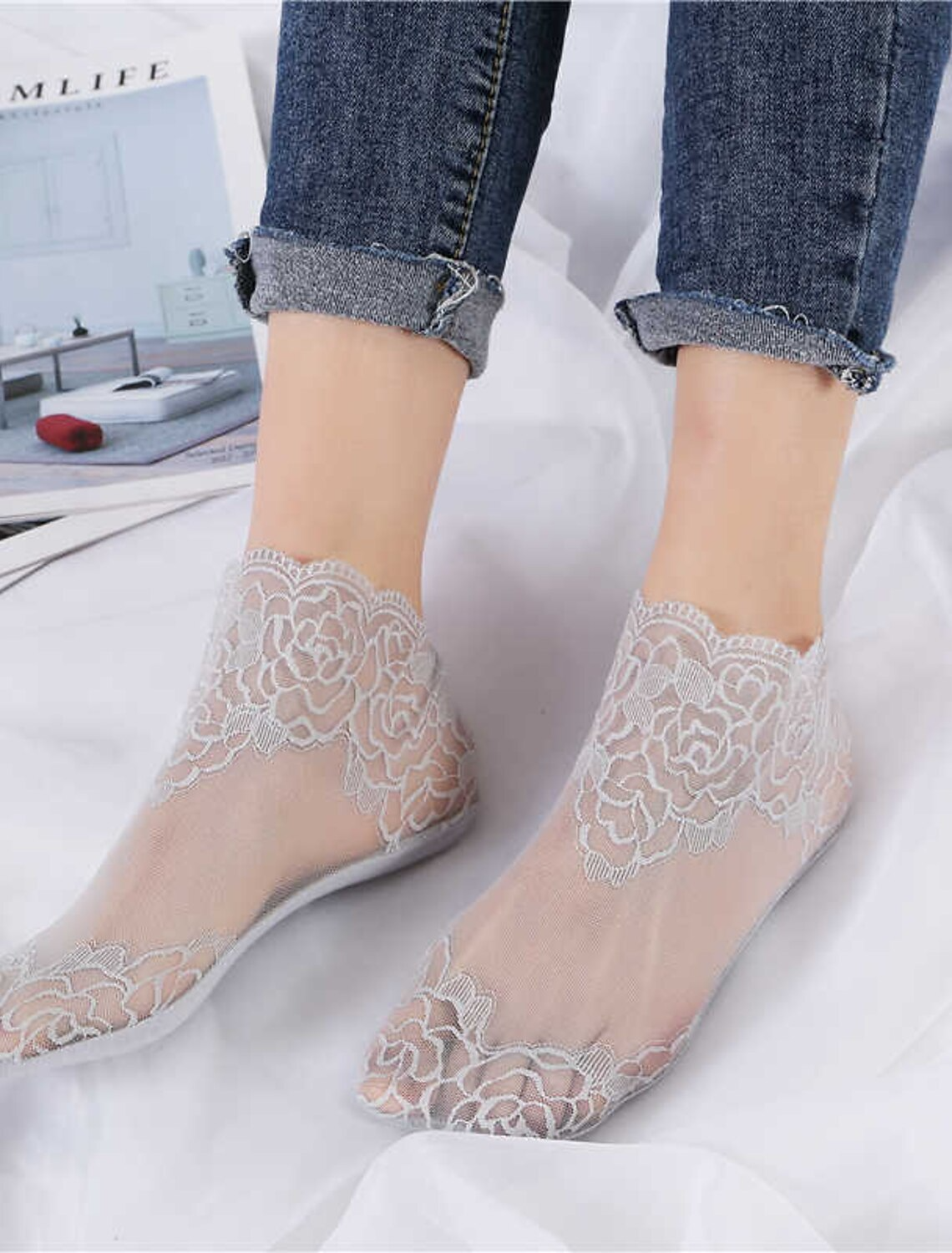 Spitzen-Socken | Unsichtbare Eleganz & Atmungsaktiver Komfort - 1 + 1 GRATIS