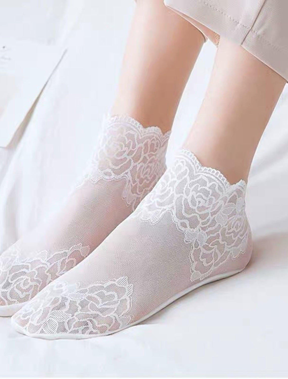 Spitzen-Socken | Unsichtbare Eleganz & Atmungsaktiver Komfort - 1 + 1 GRATIS